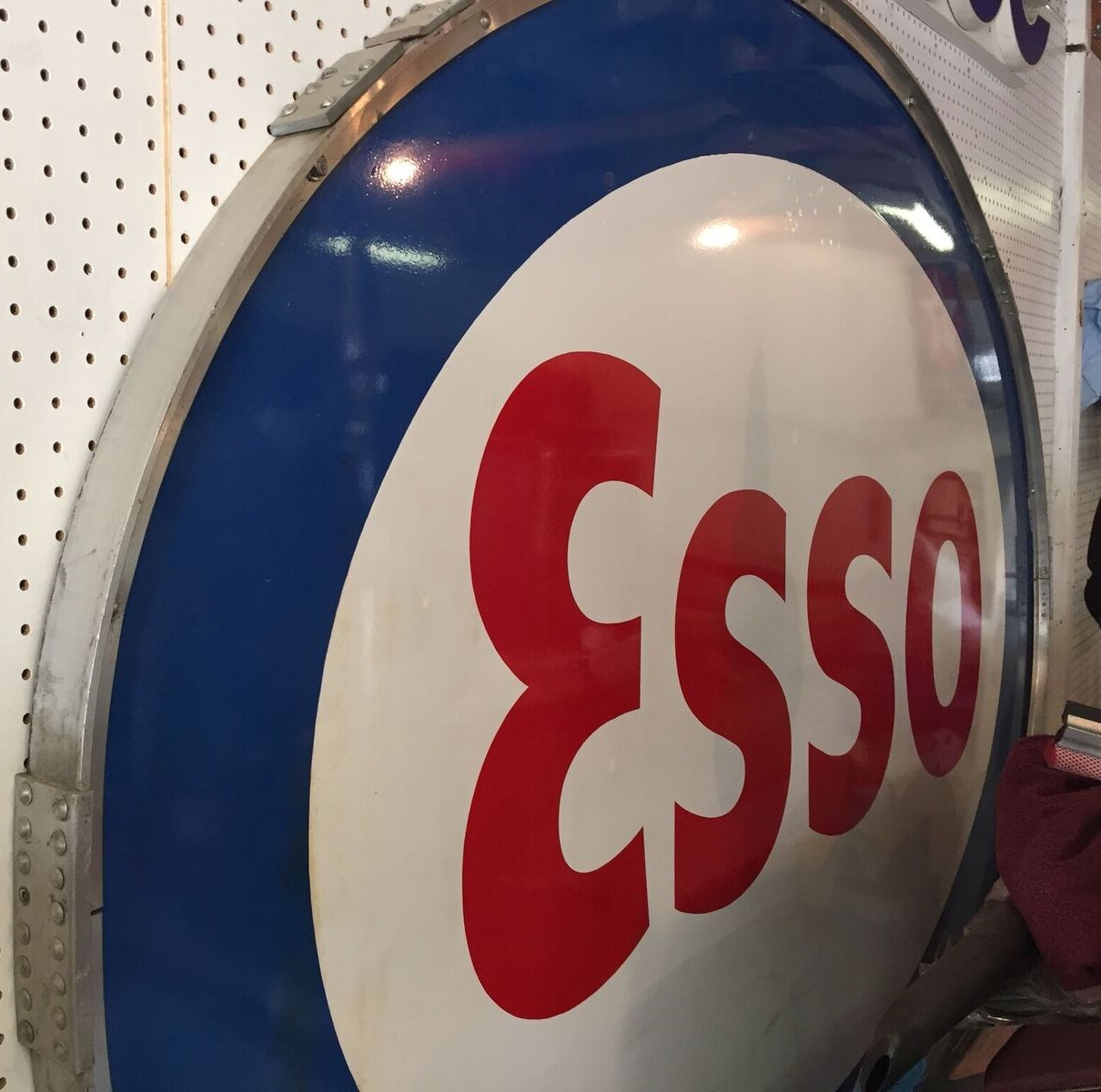 Large-Esso-Sign